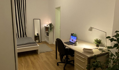 18m2 in large student flat share