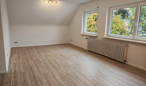 Beautiful bright 3-room attic apartment in Stuttgart Sonnenberg