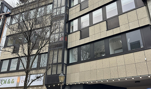 Living in Alt-Koblenz, high above the Entenpfuhl - top floor apartment on 2 levels with roof terrace