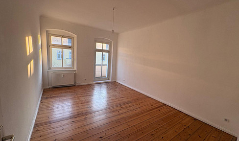 ! No agency fees! Apartment with 3 rooms and a southwest-facing balcony, available without any intermediary costs.