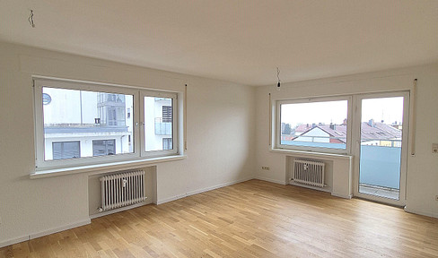 Light-flooded 4-room apartment with penthouse feeling and lake view in Friedrichshafen