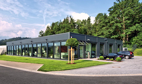 Commercial building/commercial property Nürnberger Land on the A9