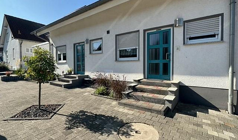 Gepflegte und modernisierte 4 ZKB Wohnung