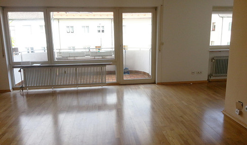 Helle attraktive 3,5 Zimmer-Wohnung, 92 qm, Zabo, ruhige Anliegerstraße, Garage im Haus, von Privat