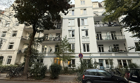 Charmante 2-Zimmer-Altbauwohnung in Hamburg-Winterhude