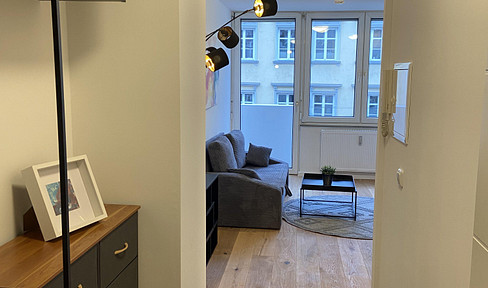 Stilvoll möblierte 1-Zimmer-Wohnung – lichtdurchflutet in Bestlage!