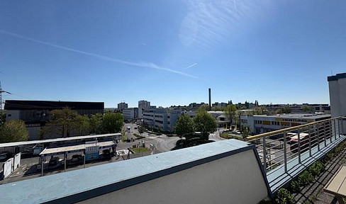 Exclusive rooftop office space, 245m², with a 102m² rooftop terrace and skyline views – Frankfurt.
