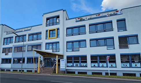 Exklusive Penthouse-Gewerbeeinheit – lichtdurchflutet & repräsentativ