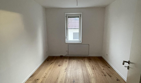 WG - geeignete 2 & 3 Zimmer-Wohnungen - kernsaniert mit Einbauküche