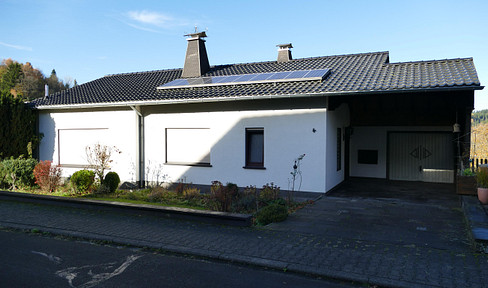 Gepflegtes 1-2 Familienhaus mit schöner Aussicht, provisionsfrei