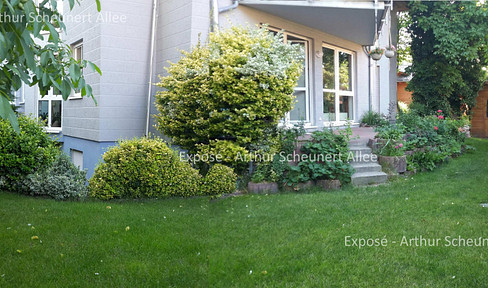 FREE OF PROVISION: "House-within-a-house" feeling! Garden maisonette with garage