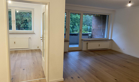 Bright, renovated 3.5-room apartment with balcony and fitted kitchen in beautiful Niendorf!