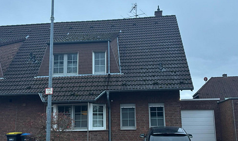 Semi-detached house for rent