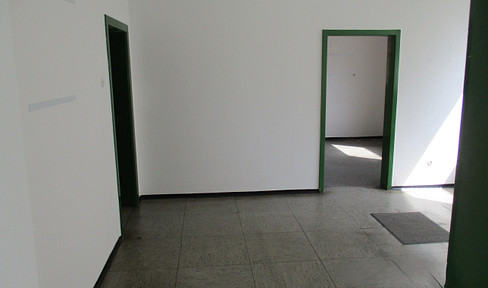Gewerberäume (Lager / Werkstatt / Archiv / ggf. Büro) + Parkplätze