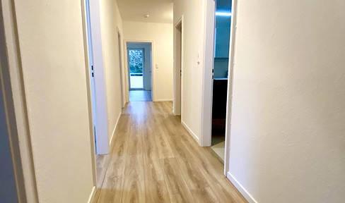 Helle, ruhige 4-Zimmer Wohnung mit zwei überdachten Balkonen Ost und Südseite