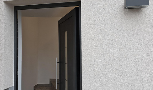 3 room apartment, approx. 87 sqm- first occupancy after renovation