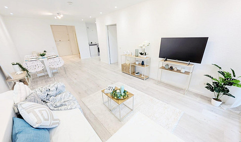 FREE OF PROVISION: First occupancy after complete renovation in a central, quiet location, barrier-free