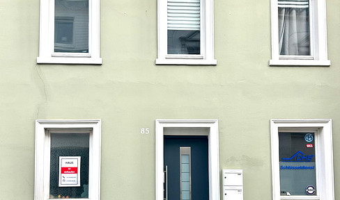 Family-friendly corner terraced house