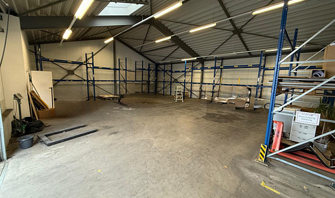 Commercial property with versatile halls & office - available immediately!