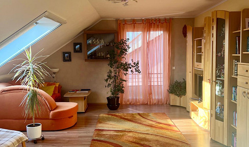 ETW, 5ZKB with 120 m² private garden, balcony, garage