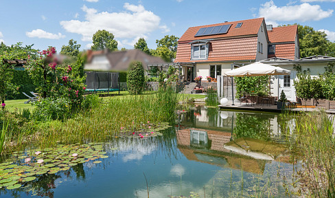 Well-maintained two-family house with high-quality furnishings