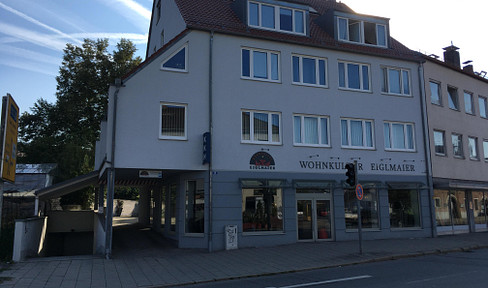 Prestigious store unit with 32m shop window front in prime location in Deggendorf