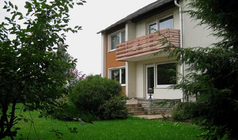 From private owner: EFH incl. large garden with lots of greenery & fruit trees