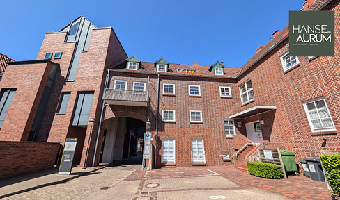 PROVISIONSFREI | Erstbezug nach Modernisierung:  Design-Wohnung mit Süd-Balkon & Stäbchenparkett