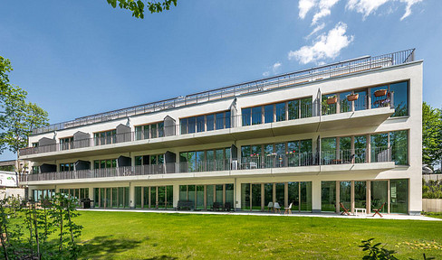 Schöne 2 Zimmerwohnung mit eigenem Balkon und großartigem Wasserblick