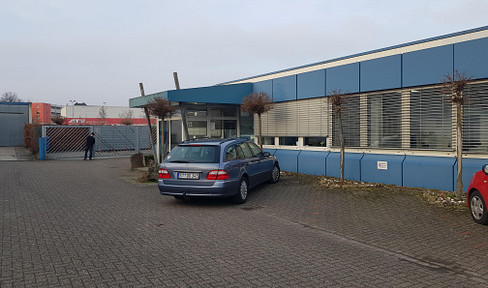 Flachdachhalle, Büros