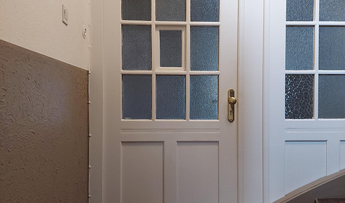 Spacious 3-room apartment with upscale furnishings