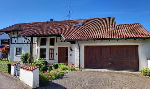 Dream home with a panorama: Spacious detached to semi-detached house in Dornstetten