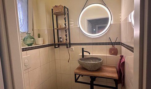 Mid-terrace house with 181 sqm living space