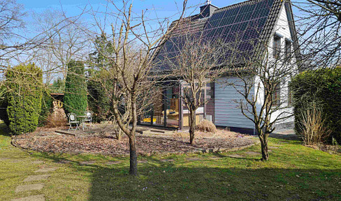 Modernisiertes Einfamilienhaus mit großem Garten