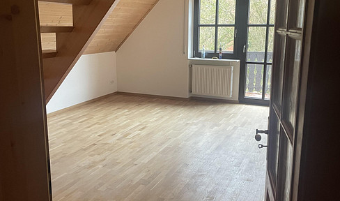 3.5-room apartment with a gallery and south-facing balcony, located in the rural area of Freising.