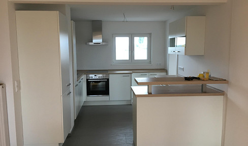 5 ZKB penthouse apartment with EBK, garage + large roof terrace for rent from 1.5.2026