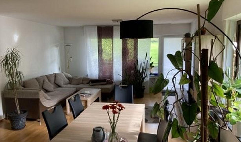 Well-kept 4-room condominium with balcony, garden & garage in Kreuztal-Fellinghausen