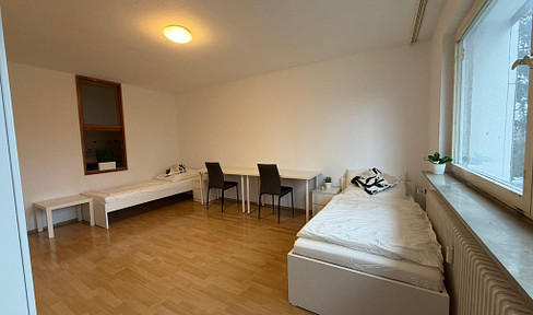 Schönes vollmöbliertes WG-Zimmer mit Balkon