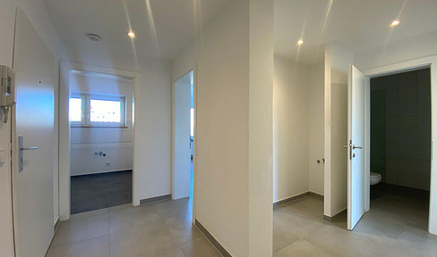 Erstbezug nach Renovierung - Helle & moderne 3-Zimmer Wohnung m. Balkon & Stellplatz