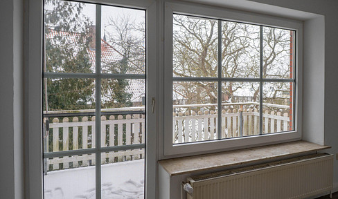Feel-good living: 4-room apartment with balcony in a quiet location