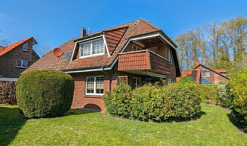 Bright 3-room apartment with balcony and carport in a quiet, prime location – no commission fees.