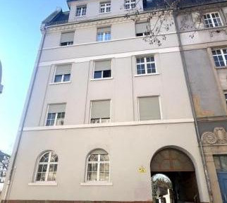 Lichtdurchflutete 4Zi. Altbauwohnung mit 2 Balkonen im Offenbacher Westend