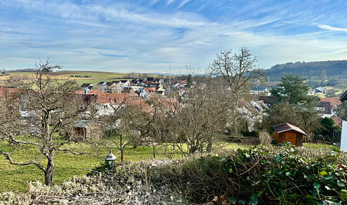 Spacious 150 m² Apartment with Stunning Green Views & Swabian Alb Panorama