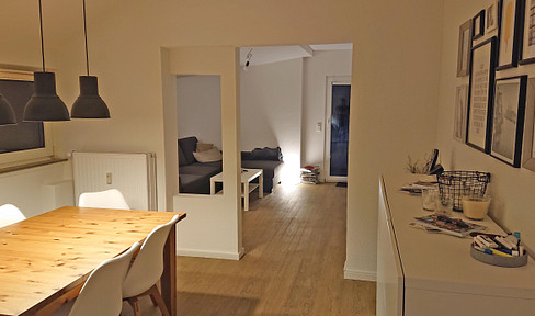 schöne helle 2,5-Zimmer Whg., Küche, Diele,  Bad opt. TG-Stellplatz