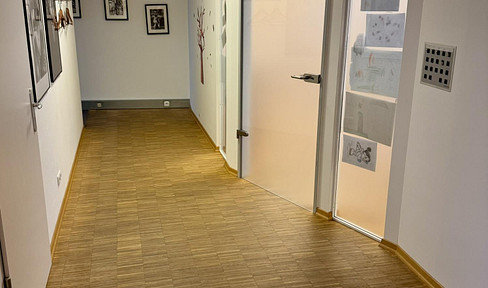 Helle, Moderne Büroeinheit mit separatem Eingang und Terrasse (provisionsfrei)