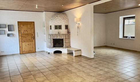 Well-kept semi-detached house with five rooms and fitted kitchen in Bad Dürkheim