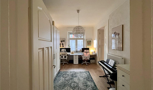 Modernisierte Jugendstil-Altbauwohnung (3-Zimmer) mit Balkon in zentraler Lage