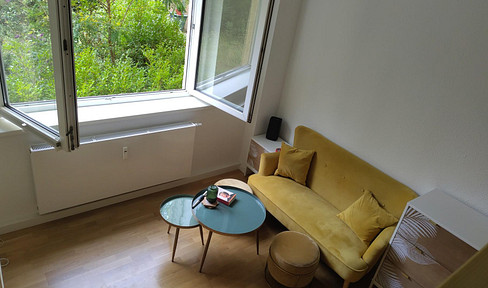 Bright, ready-to-occupy 1-room apartment in Charlottenburg with sleeping area, balcony, commission-free