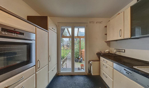 Commission-free detached house Semi-detached house Forest edge