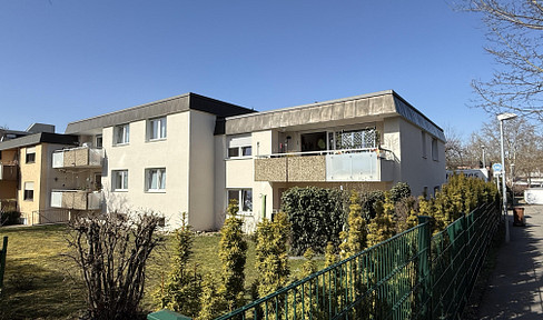 FREE OF COMMISSION! Top-quality, renovated 4-family house with 4 garages, situated on a 672 square meter plot.